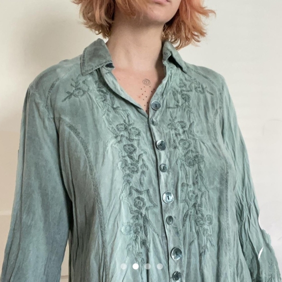 100 rayon embroidered double dyed 3/4 length sleeve mother of pearl button tunic - Picture 13 of 15